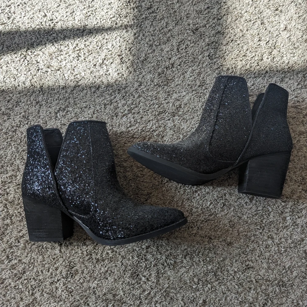 Not rated black sparkle booties - Picture 1 of 4